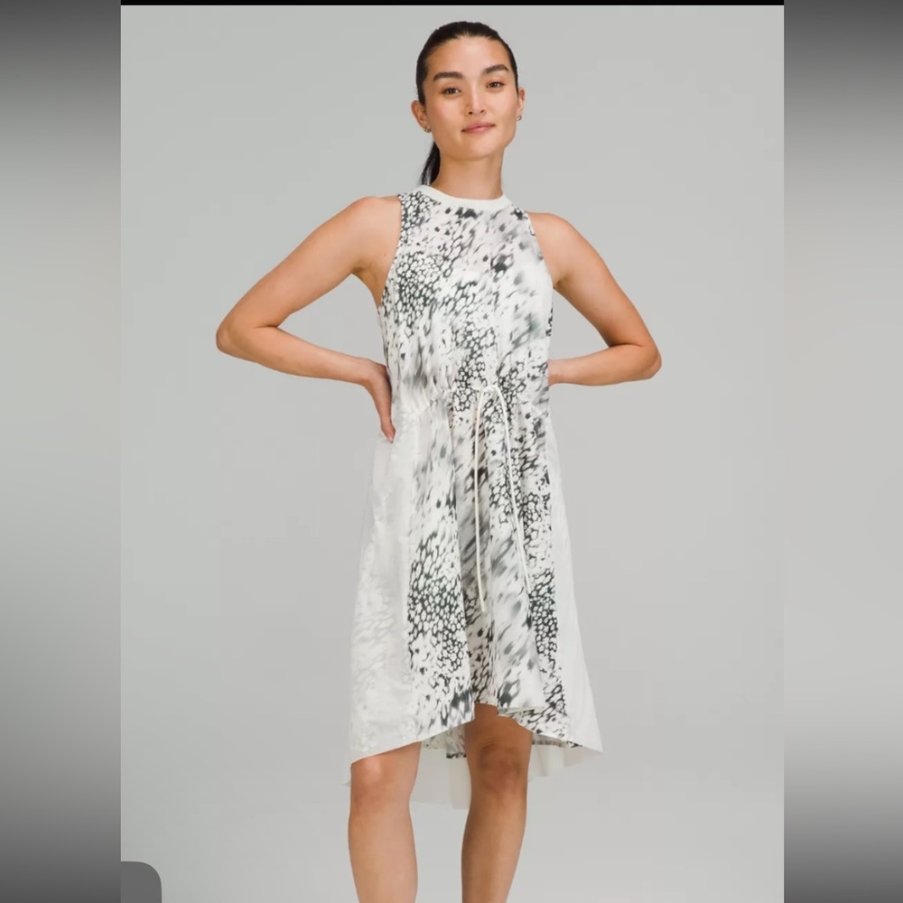 Lululemon mesh overlay Dress size 12